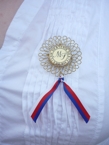 Osobní medailonek z mosazného drátu jako ozdoba při vernisáži