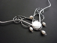 Nerezový náhrdelník pro lední vílu s perletí a říčními perlami